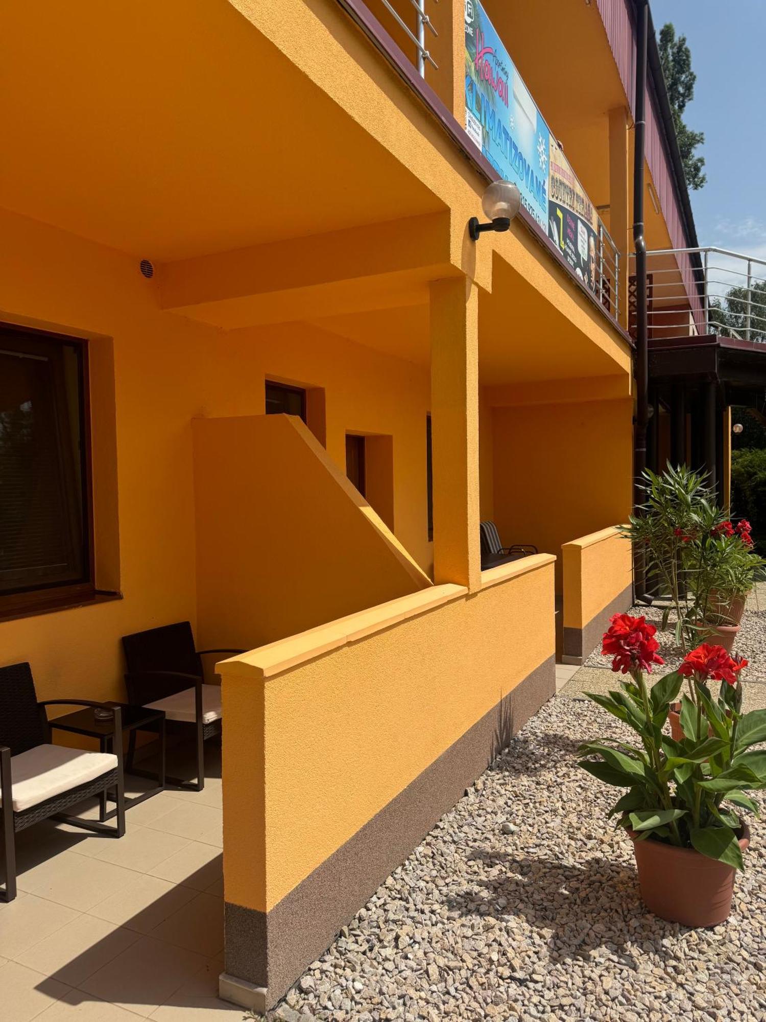 Apartmany Hawaii Patince Exteriör bild